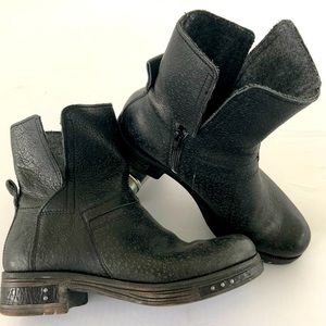 Women’s CAT , Biker Style Boots , Black , size 9.5